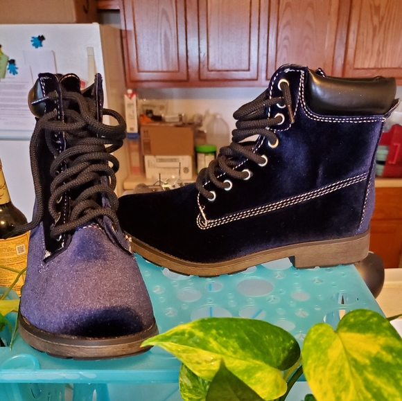 Dark navy blue velvet boots Women's 9.5 - Picture 1 of 4